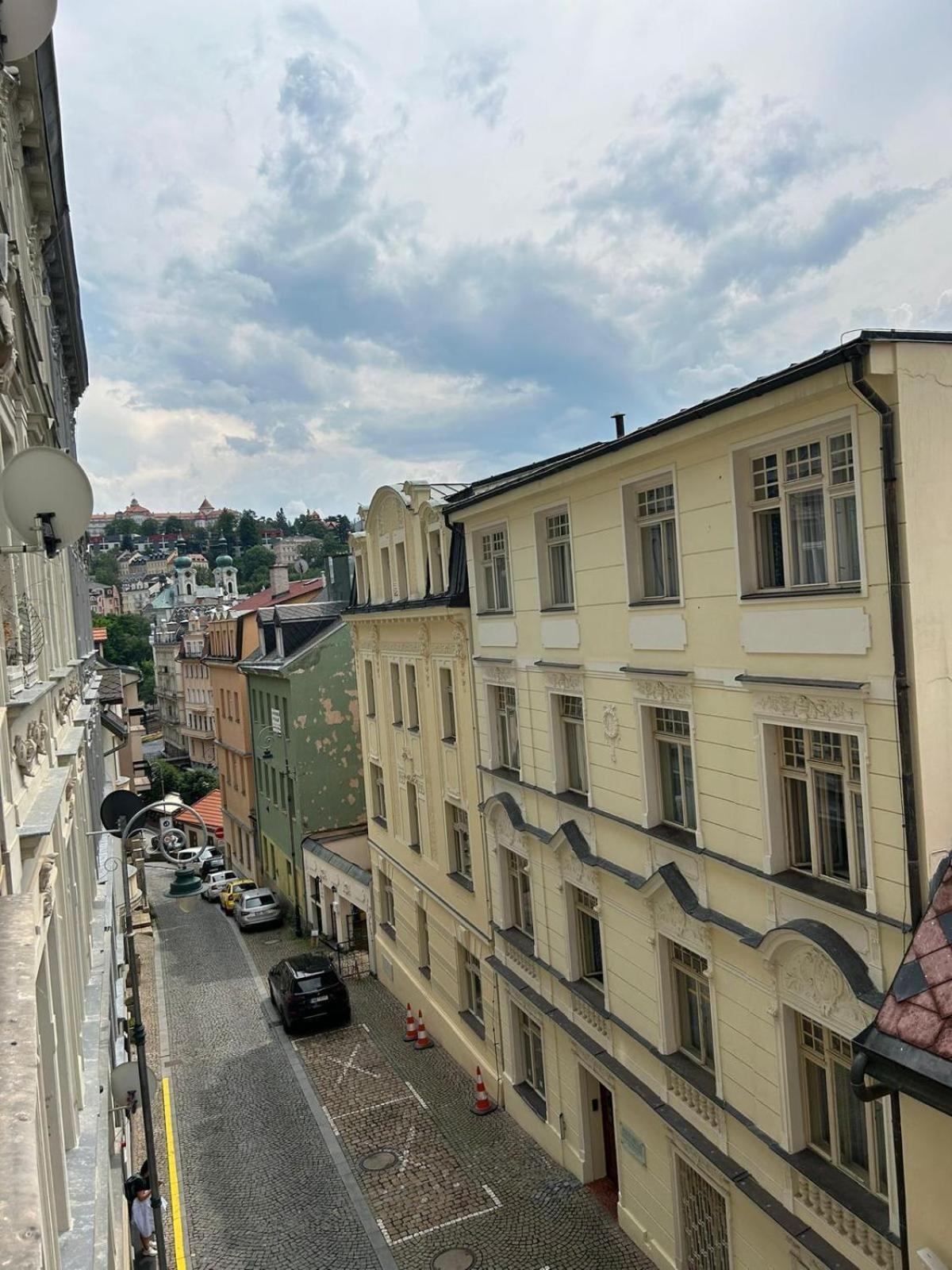 شقة Apartma V Srdci Karlovych Varu - Ondrejska 18 كارلوفي فاري المظهر الخارجي الصورة